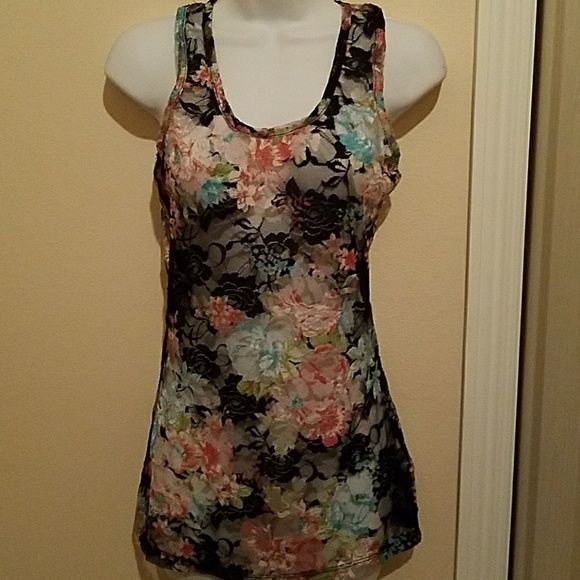 Lace tank - Picture 1 of 3